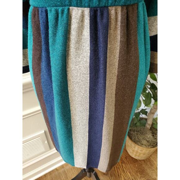 Egy California Women's Multicolor Round Neck Long Sleeve Knee Length Dress - Picture 4 of 12